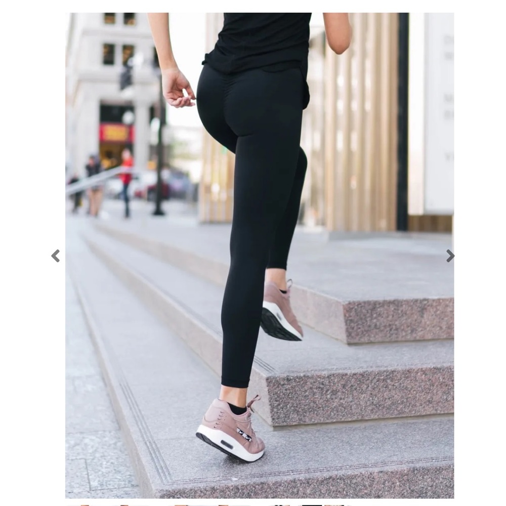 Retiring Style  ZYIA active Brilliant “scrunchy what” leggings 8-10